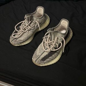yeezy 350 v2 zyon size 5.5